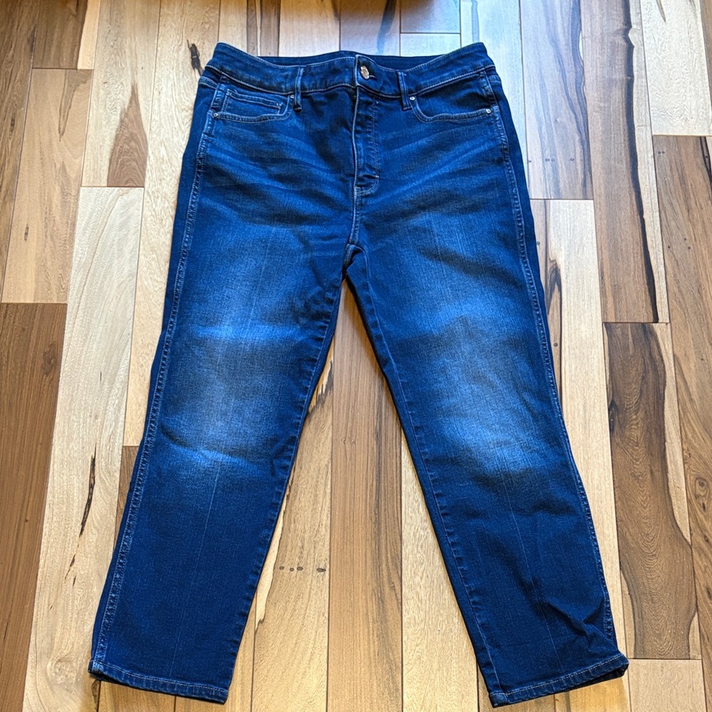 WHBM the straight cropped jeans size 8